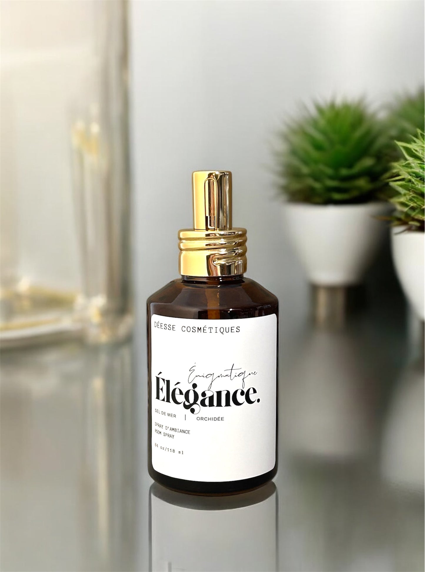 SPRAY D’AMBIANCE: ÉLÉGANCE ÉNIGMATIQUE